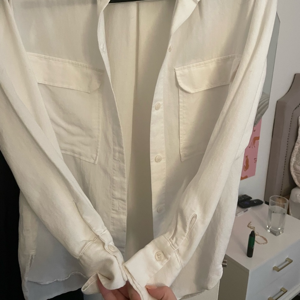Zara button down white blouse never worn size small